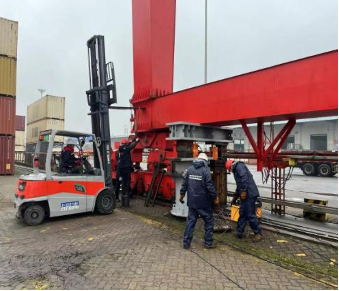 向春節(jié)堅(jiān)守崗位的“華新人”致敬！